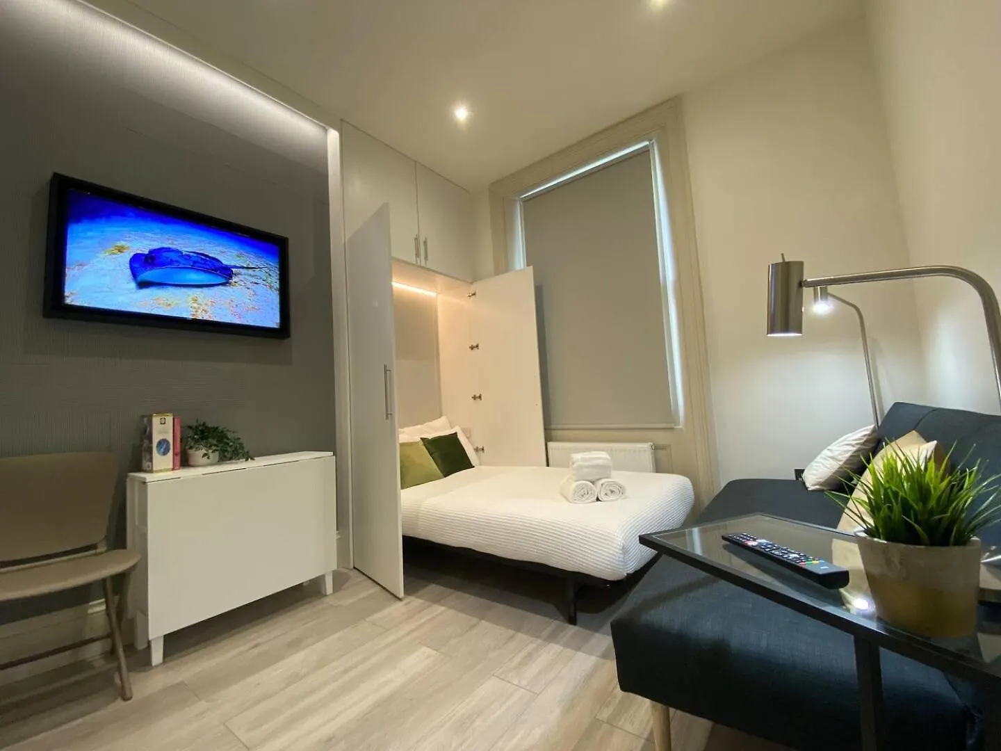 Aparthotel Apt 03 Beachside Beauty Central Studio Steps From Cafes Brighton United Kingdom